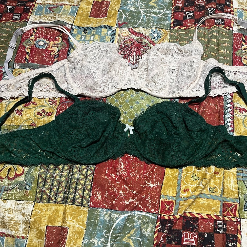 Elegant Lace Underwire Bra Set - Green and Cream/Pink